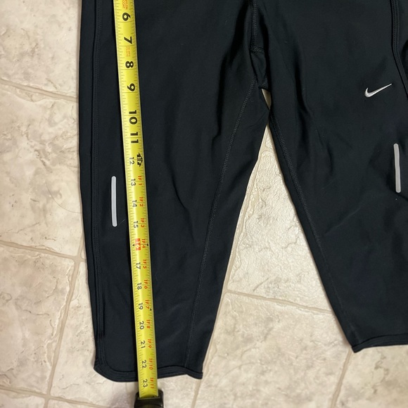 EUC : Nike : Knee-Length Running Leggings - Picture 2 of 3